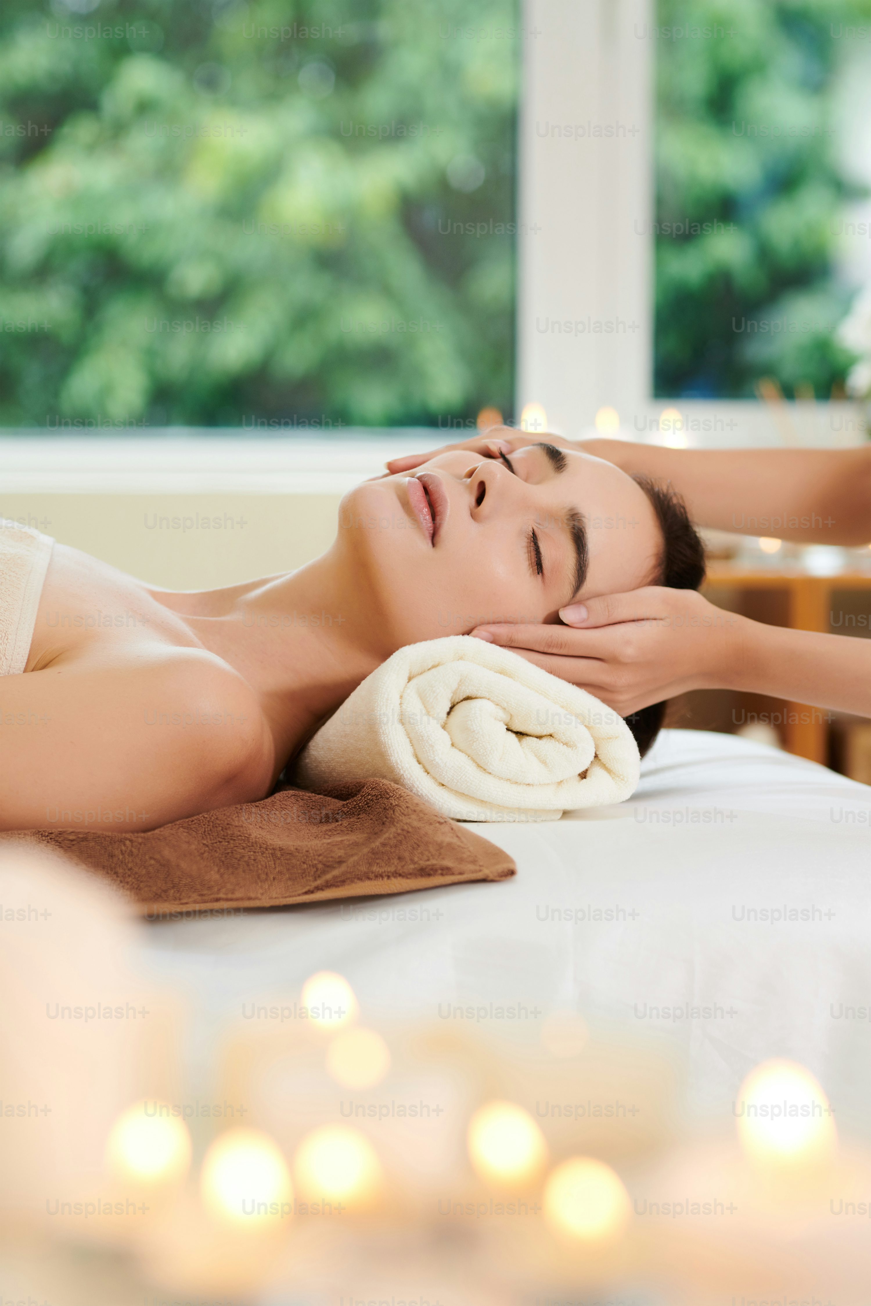 Referência ilustrativa de massagem facial e bem-estar